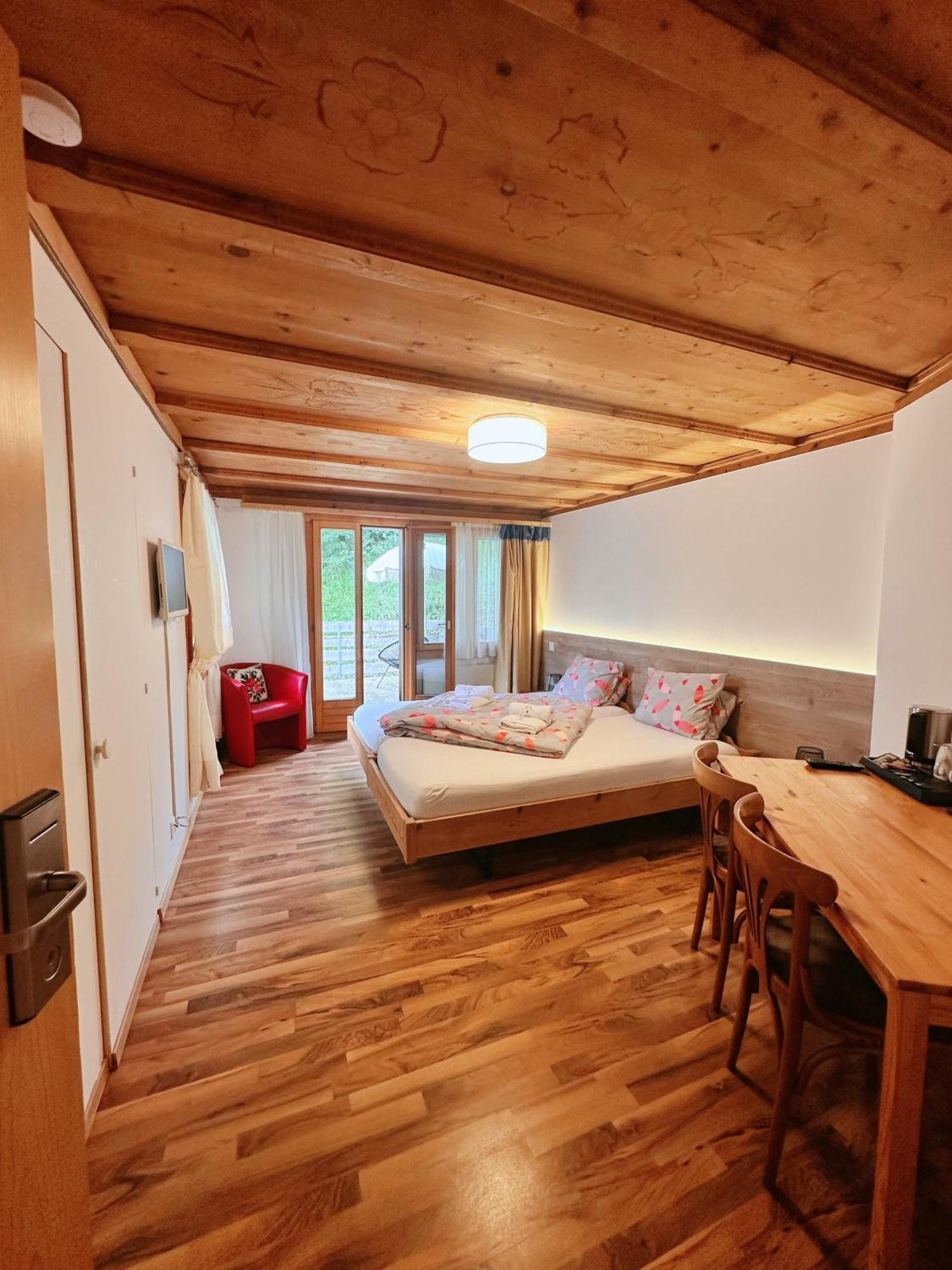 Hotel Wildbach Brienz Бриенц Экстерьер фото