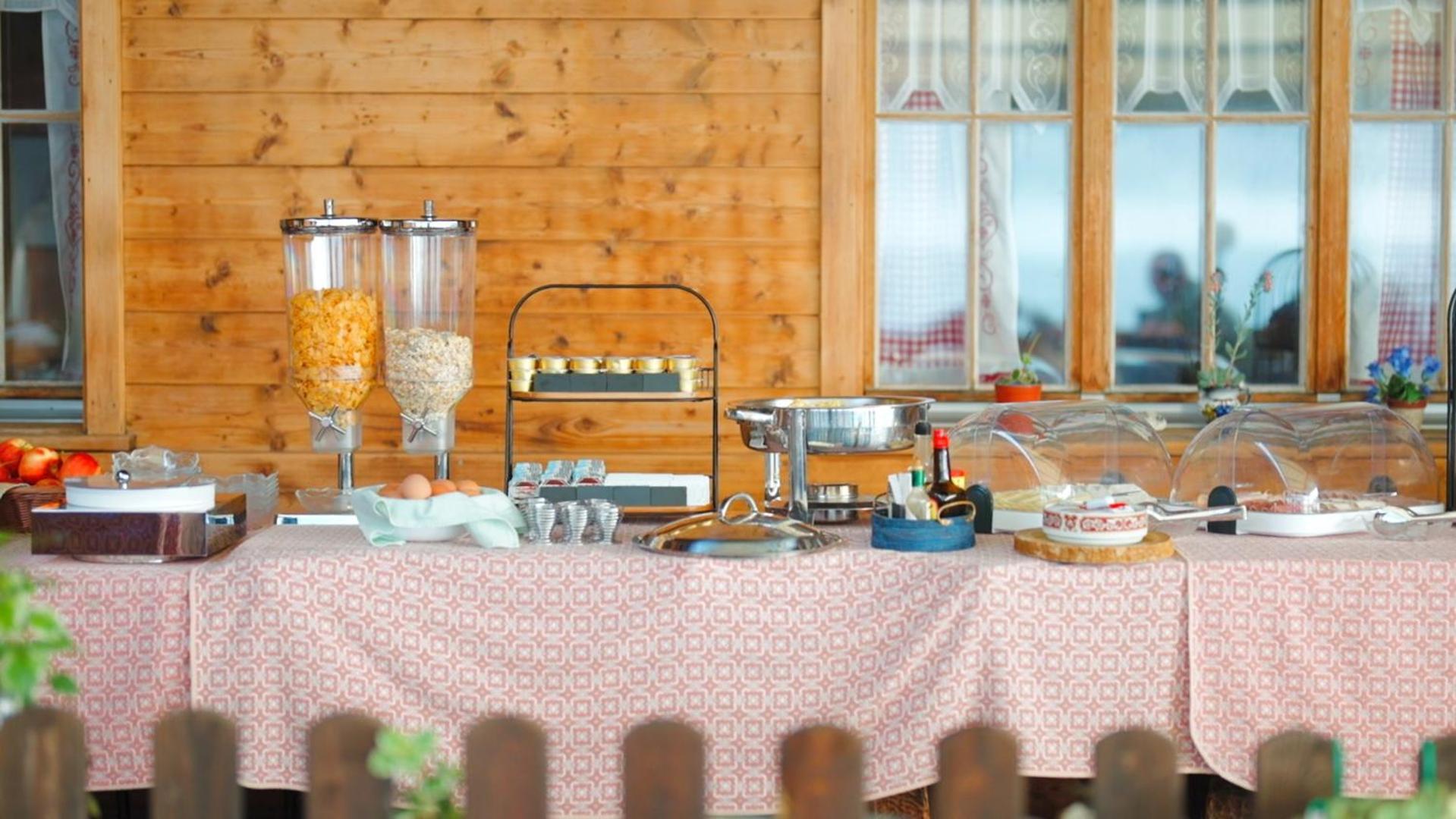 Hotel Wildbach Brienz Бриенц Экстерьер фото